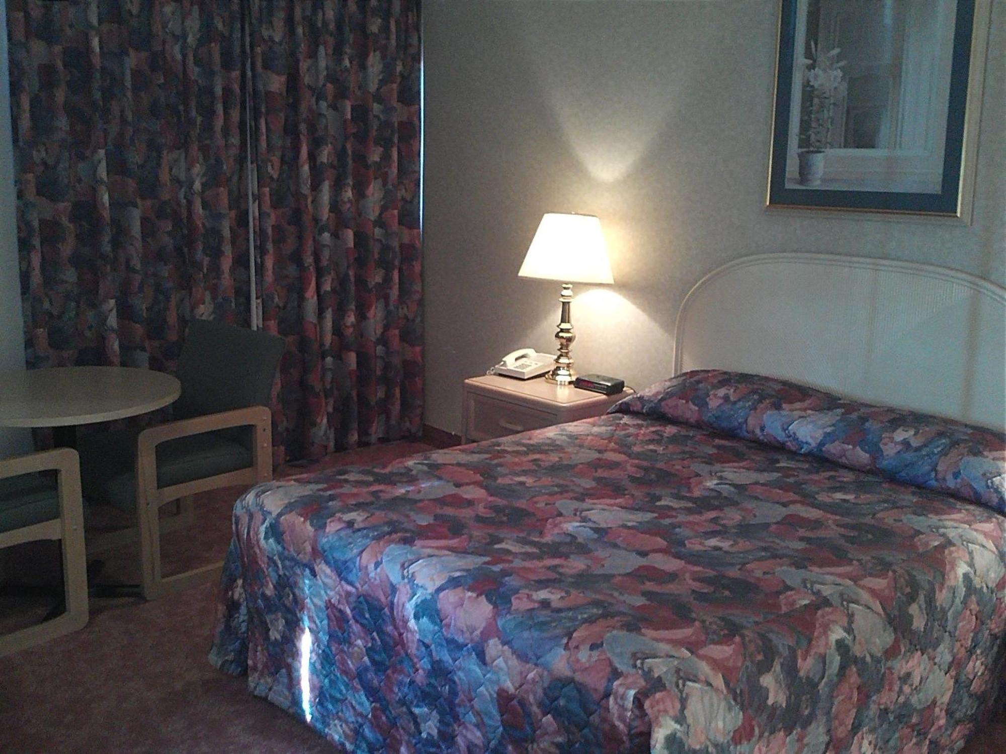 Empire Inn Брандън Екстериор снимка