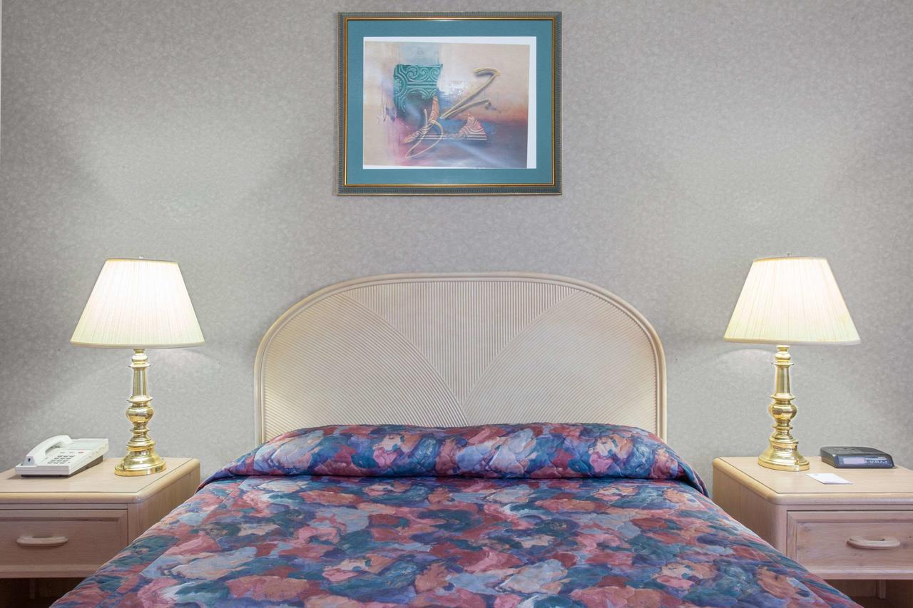 Empire Inn Брандън Екстериор снимка