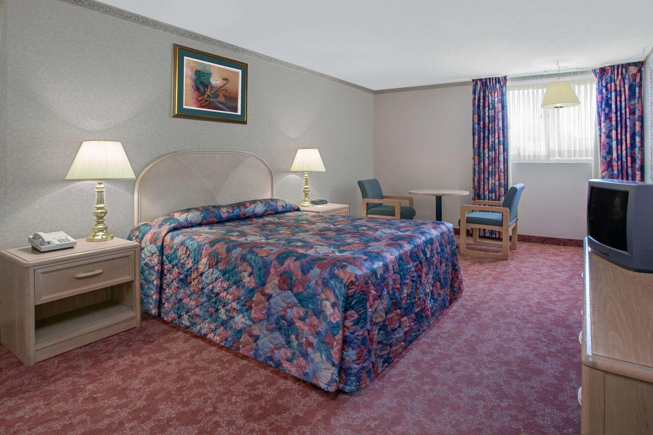 Empire Inn Брандън Екстериор снимка