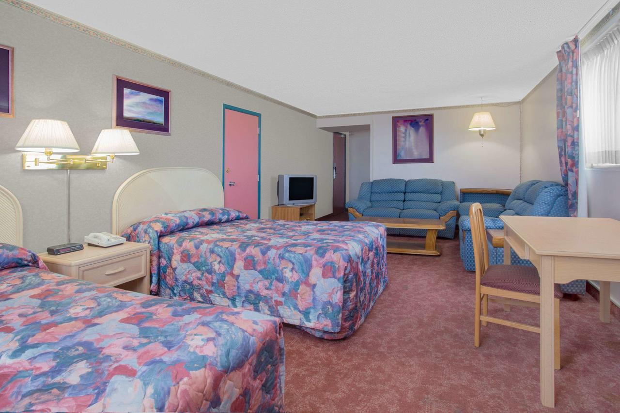 Empire Inn Брандън Екстериор снимка