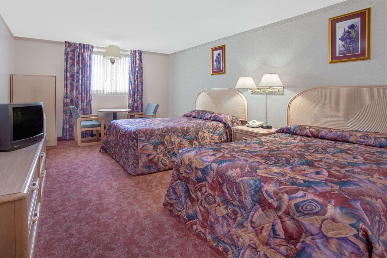 Empire Inn Брандън Екстериор снимка
