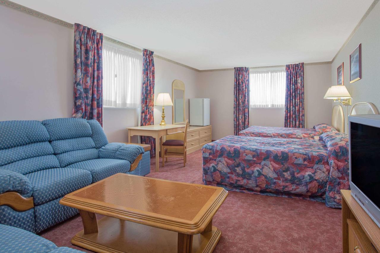 Empire Inn Брандън Екстериор снимка